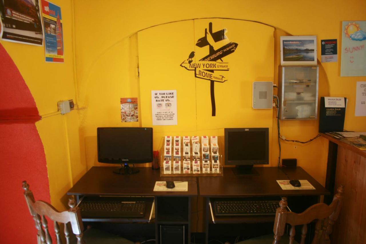 The Mellow Monkey Hostelザダル エクステリア 写真
